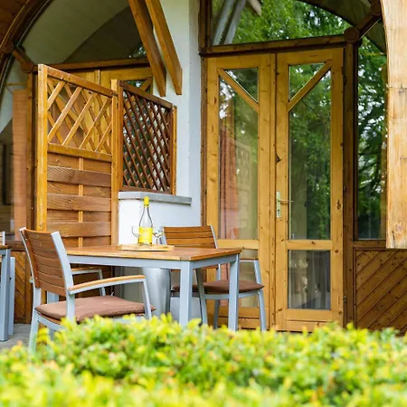 Gesztenye Nyaralópark Apartmanhotel