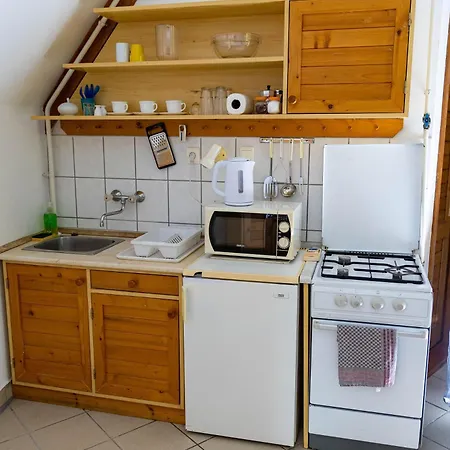 Gesztenye Nyaralopark アパートホテル