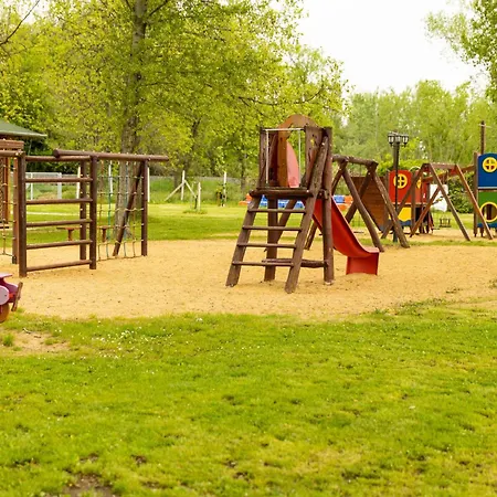 Apartmanhotel Gesztenye Nyaralópark