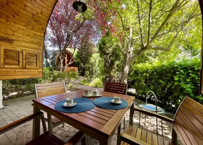 Gesztenye Nyaralópark 3* Balatonudvari